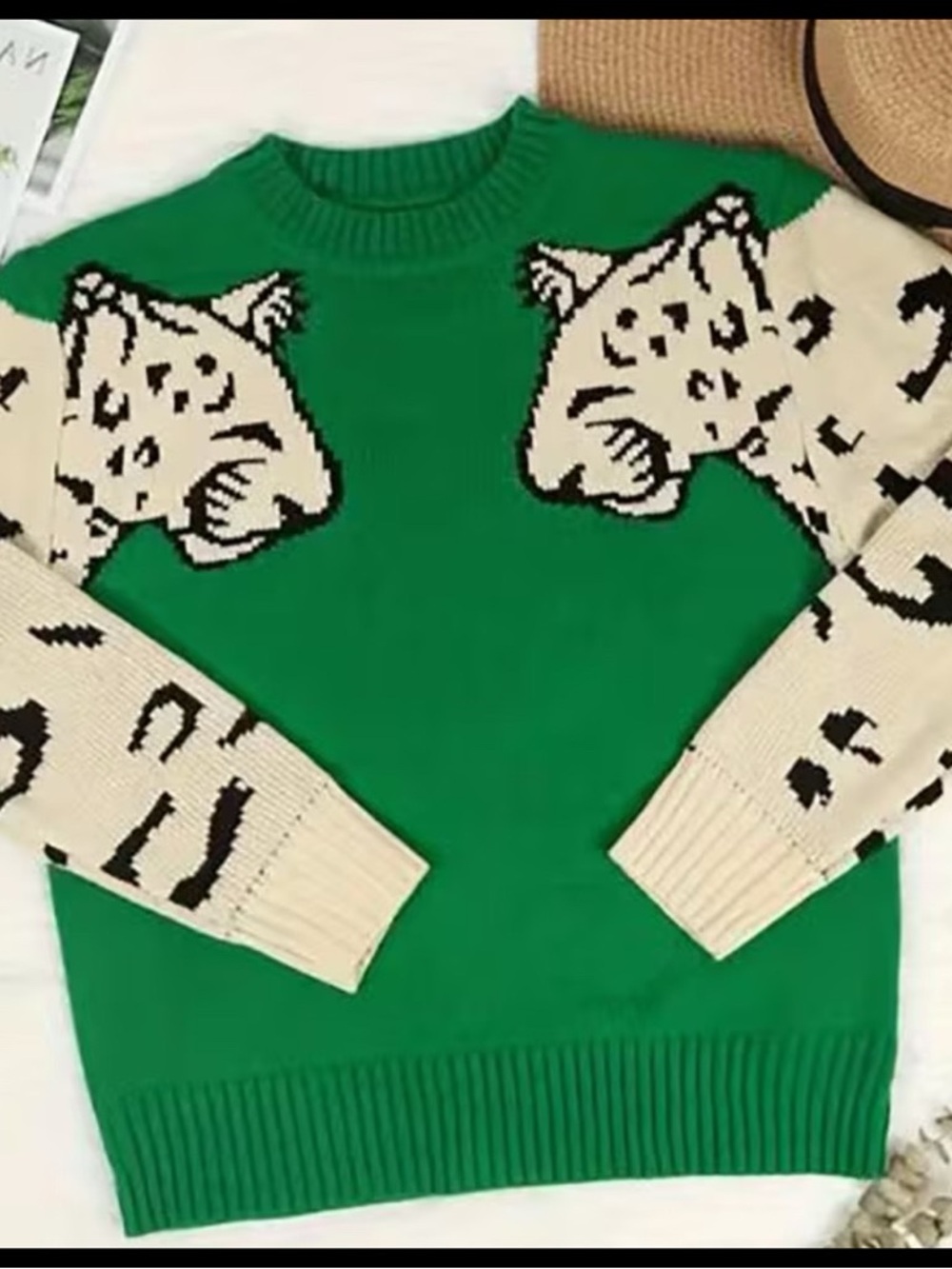 🆕 Leopard Print Sleeves Crew Sweater